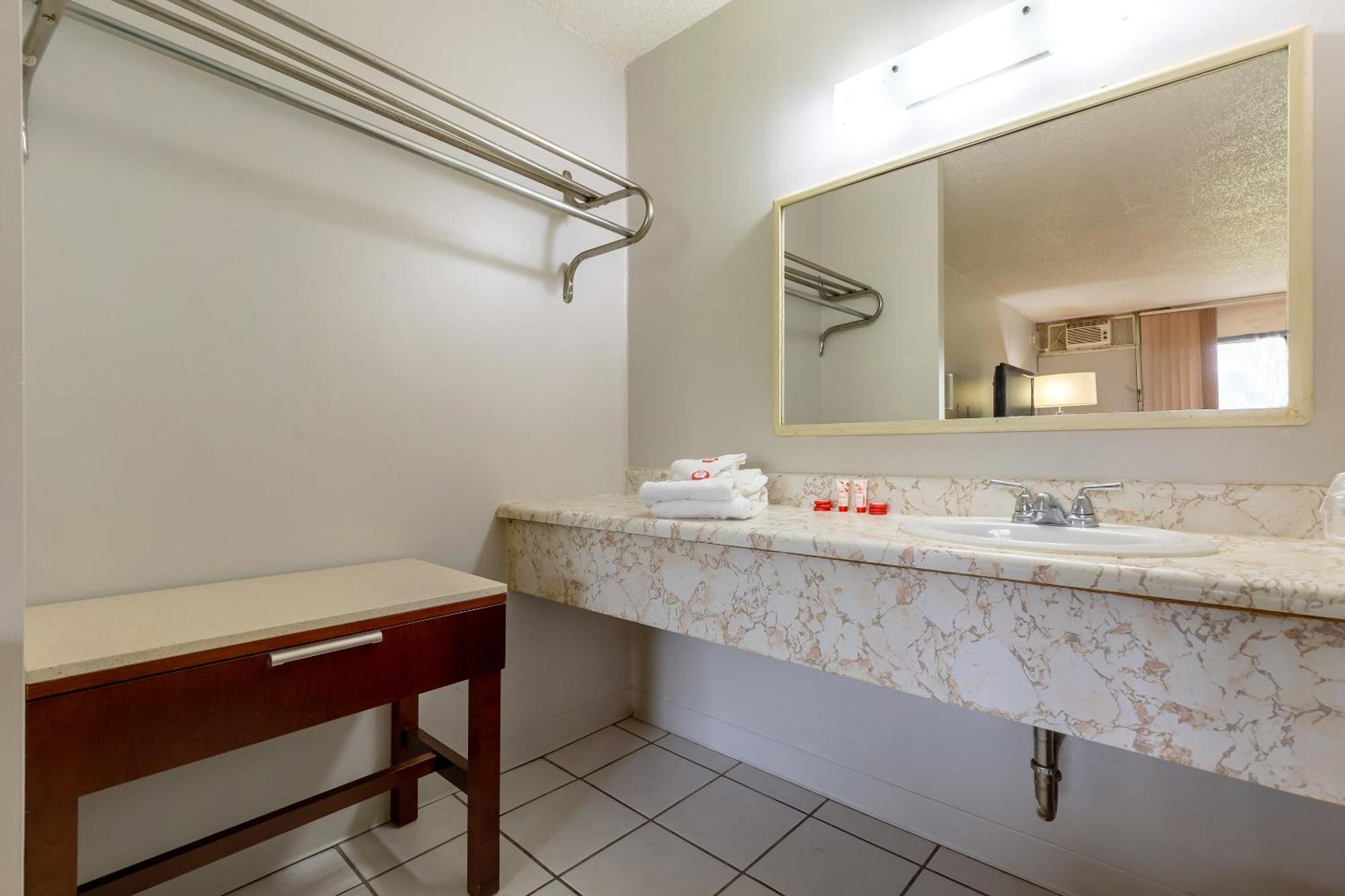 Oyo At Chicago International Airport, Il Hotel 2*