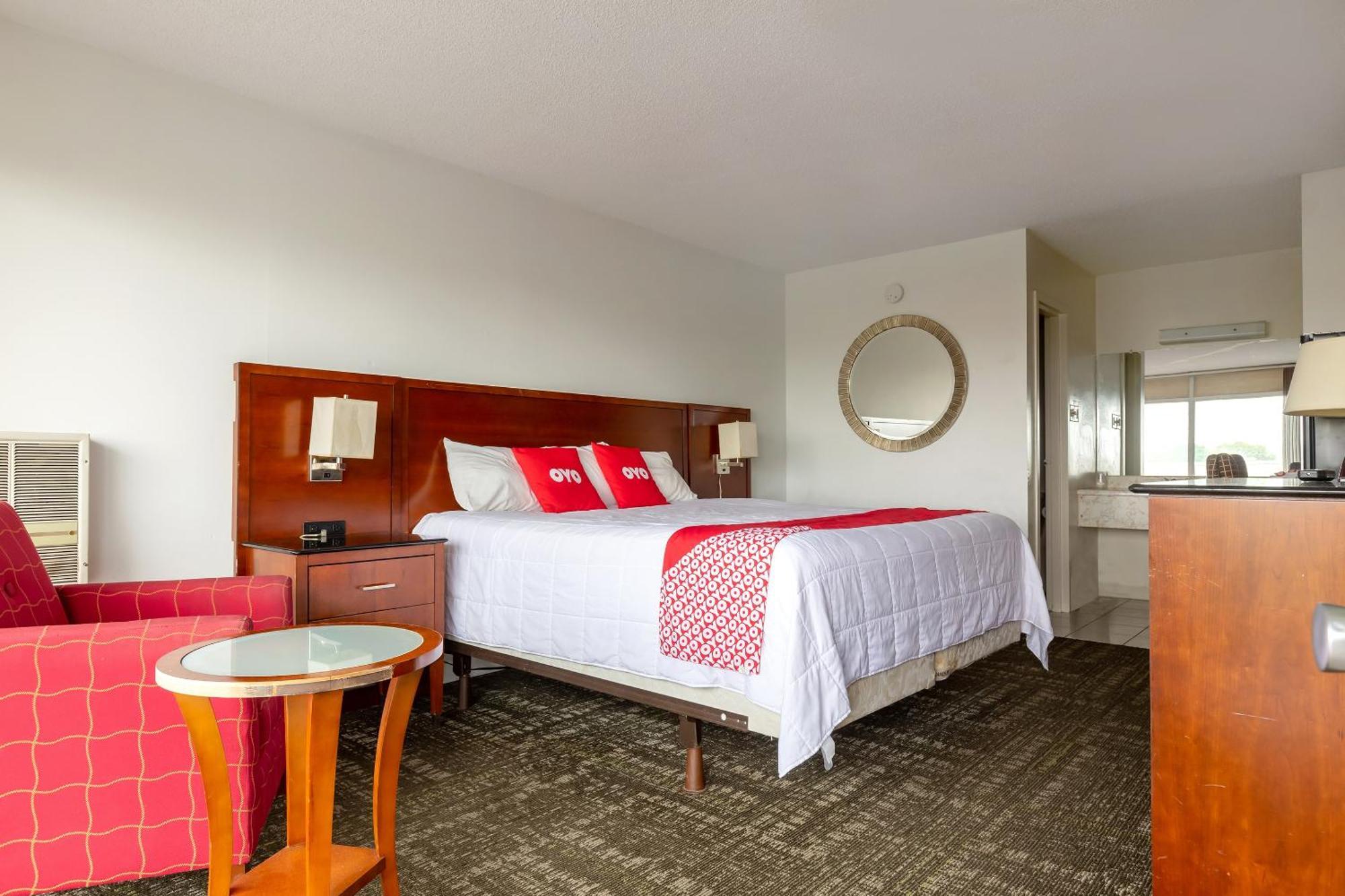 Hotel Oyo At Chicago International Airport, Il